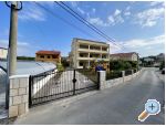 Apartmaji Piuljan - ostrov Rab Hrvaka