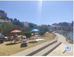 Apartmaji uvala Vardoa - ostrov Rab Hrvaka