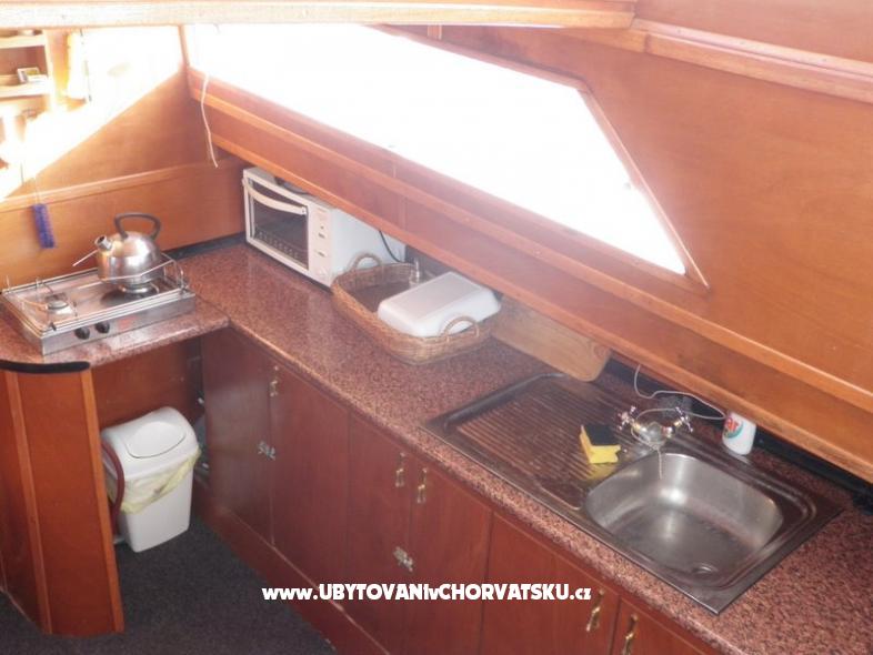 Hausbot Princezna Kristina – Ferienwohnung Rabac, Kroatien – Foto 4