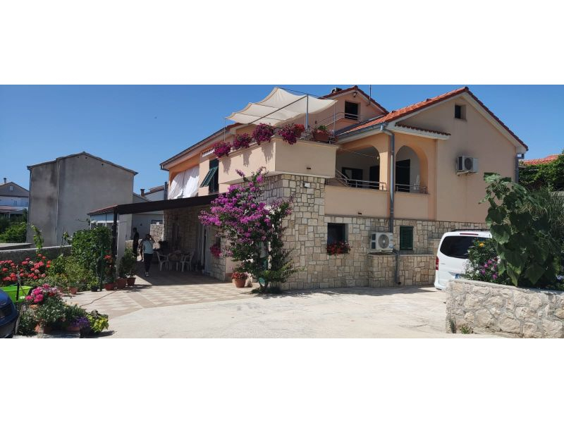Apartment Lemi