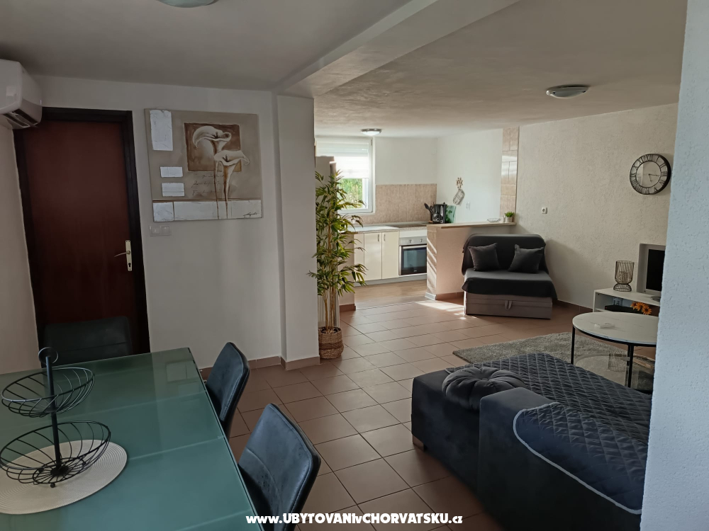 Apartm�ny Dino - Rogoznica Chorv�tsko