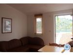 Apartmaji Dino - Rogoznica Hrvaka