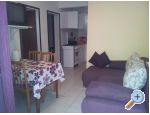 Apartmaji Dino - Rogoznica Hrvaka