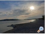 Apartmaji Dino - Rogoznica Hrvaka
