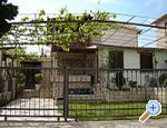 Apartmaji Juric - Rogoznica Hrvaka
