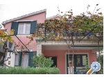 Apartmaji Nives - Rogoznica Hrvaka