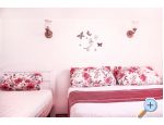 Apartmaji Nives - Rogoznica Hrvaka