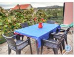 Apartmaji Nives - Rogoznica Hrvaka