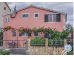 Apartmaji Nives - Rogoznica Hrvaka