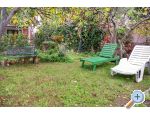 Apartmaji Nives - Rogoznica Hrvaka