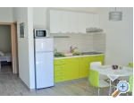 Apartmaji Zora - Rogoznica Hrvaka