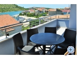 Appartements Zora - Rogoznica Kroatien