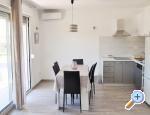 Apartmaji Zora - Rogoznica Hrvaka