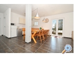 Apartmaji Jase - Rogoznica Hrvaka