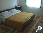 Apartmaji Biserka - Rogoznica Hrvaka