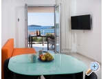 Apartmaji Elez - Rogoznica Hrvaka