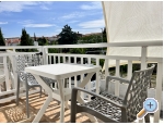 Apartmaji Kiwi - Rogoznica Hrvaka