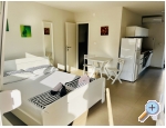 Apartmaji Kiwi - Rogoznica Hrvaka