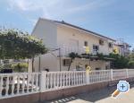 Apartmaji Kiwi - Rogoznica Hrvaka