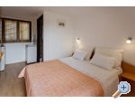 Appartments Viktor - Rogoznica Hrvaka