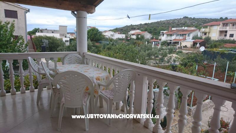 Kuća Lucija – Ferienwohnung Rogoznica, Kroatien – Foto 1