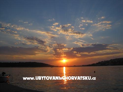 Villa Vrkic – Ferienwohnung Rogoznica, Kroatien – Foto 4