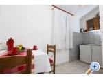Vinka apartments DIREKT NA PLAI - Rogoznica Kroatien