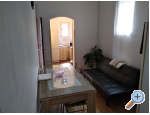 Appartement by the sea with a seaview - ibenik Kroatien