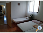 Appartement by the sea with a seaview - ibenik Kroatien