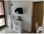 Appartement by the sea with a seaview - ibenik Kroatien