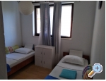 Appartement by the sea with a seaview - ibenik Kroatien