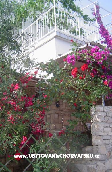 Apartmány Zdravka -15% – ubytování ostrov Šolta, Chorvatsko – foto 1