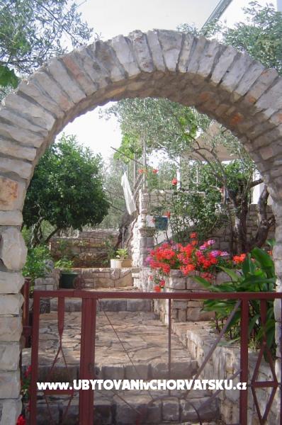 Apartmány Zdravka -15% – ubytování ostrov Šolta, Chorvatsko – foto 2