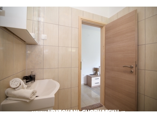 Appartements Becky - Sukoan Croatie
