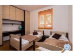 LAURA, 110 m2 pool, 100 m to beach - Trogir Chorvatsko