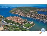 LAURA, 110 m2 pool, 100 m to beach - Trogir Chorvatsko