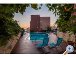 LAURA, 110 m2 pool, 100 m to beach - Trogir Chorvatsko