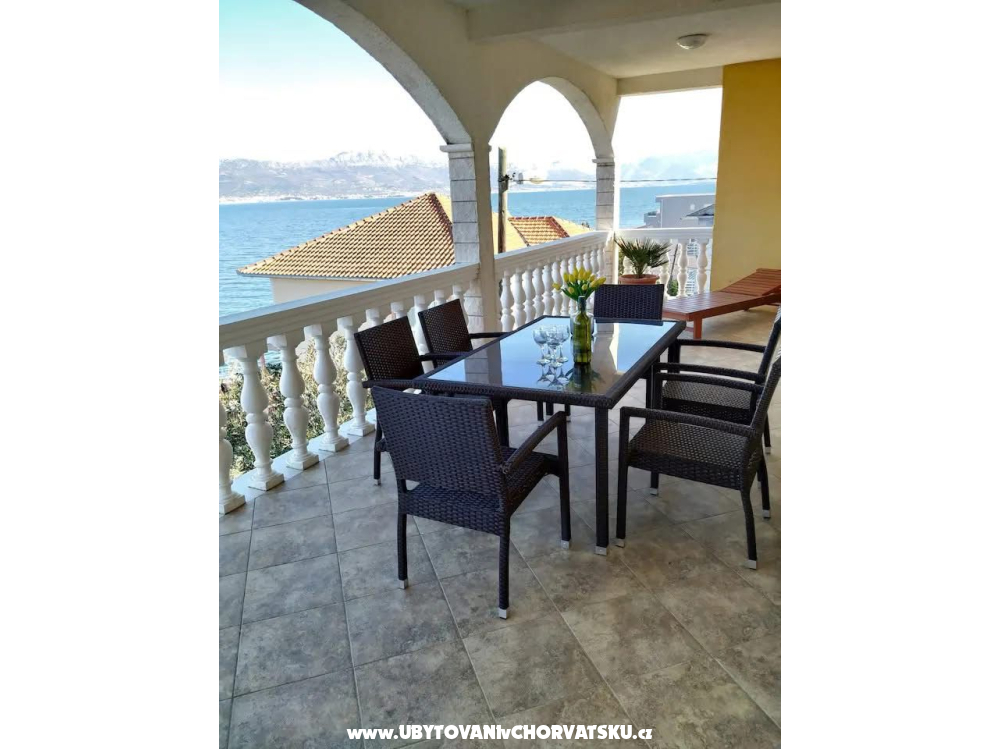 Apartmanok Karmen - Trogir Horv�torsz�g