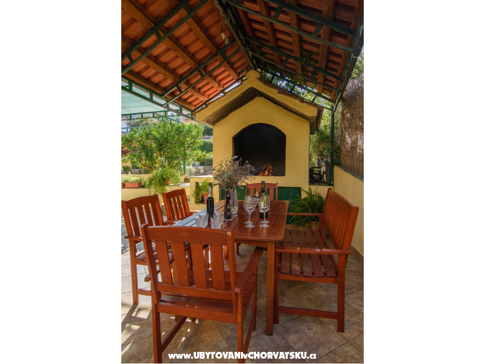 Apartmanok Karmen - Trogir Horv�torsz�g