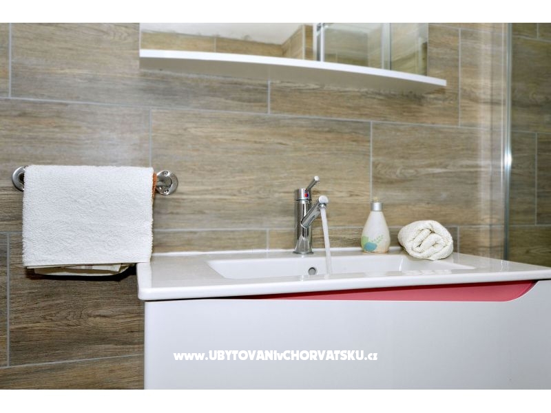 Appartement Petra Arbanija – Ferienwohnung Trogir, Kroatien – Foto 14