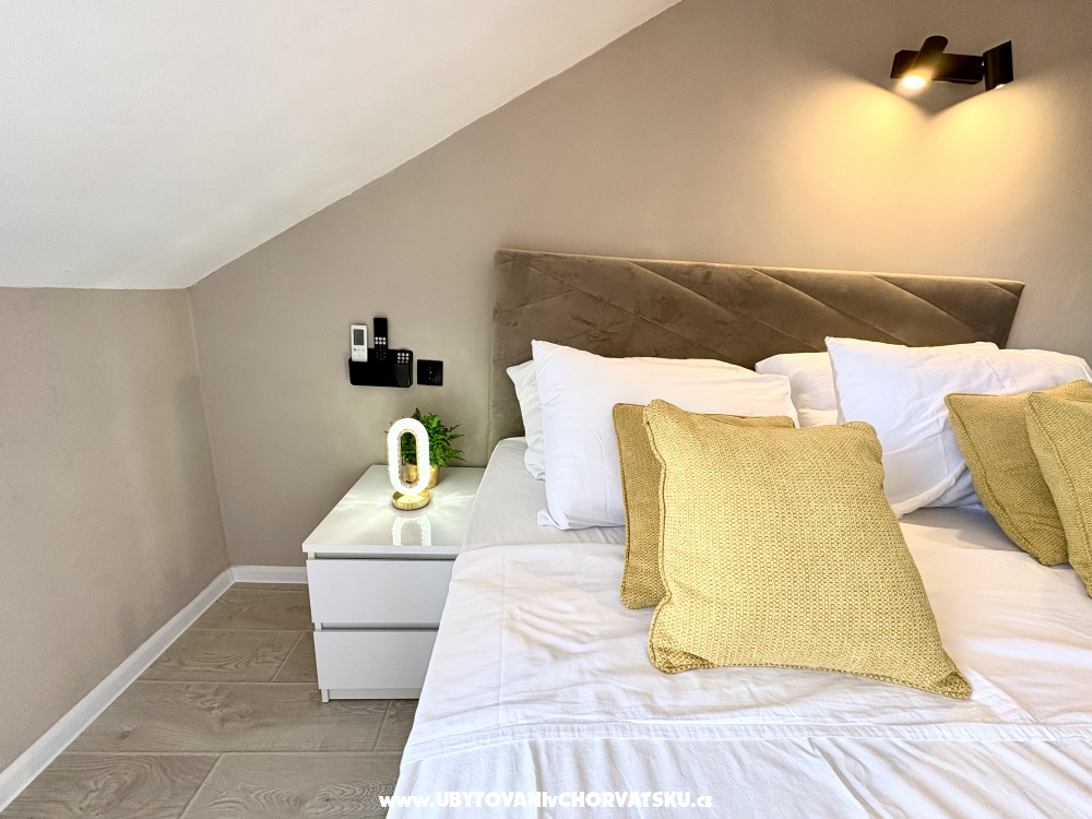 Apartamenty Ksenija and Anchor - Trogir Chorwacja