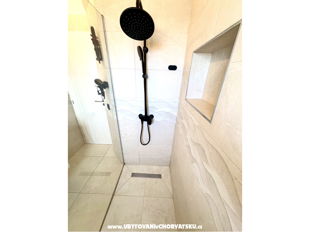 Apartmaji Ksenija and Anchor - Trogir Hrva�ka