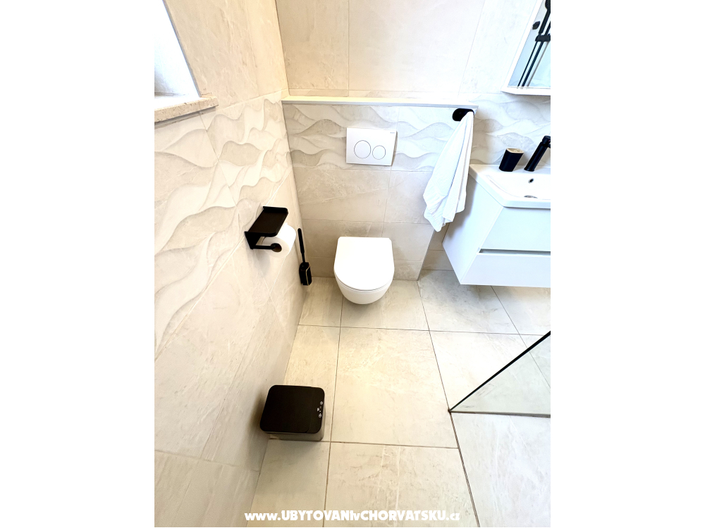 Apartmaji Ksenija and Anchor - Trogir Hrva�ka