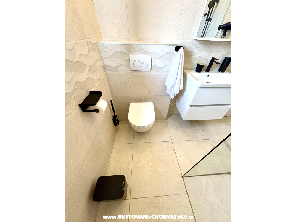 Apartmaji Ksenija and Anchor - Trogir Hrva�ka