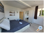 Bruno's Poolside Retreat - Trogir Kroatien