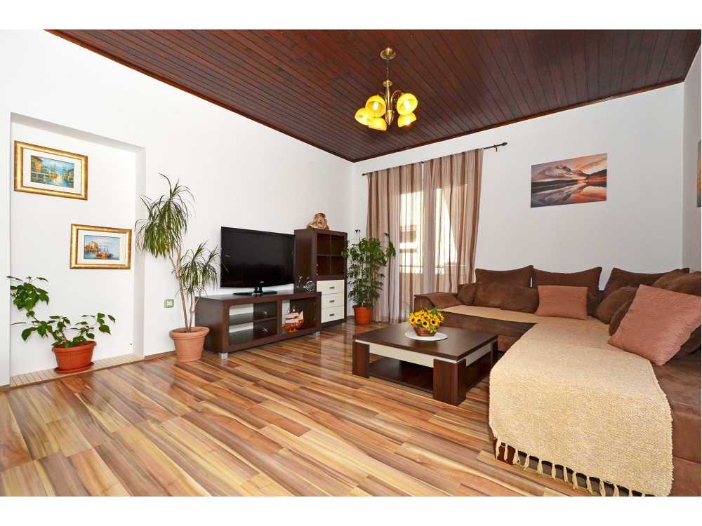 Karlo - Trogir Horvátország