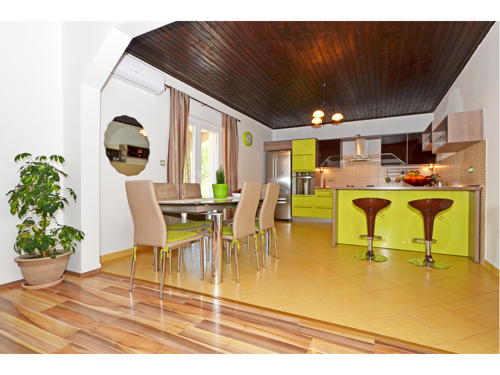 Karlo - Trogir Horvátország