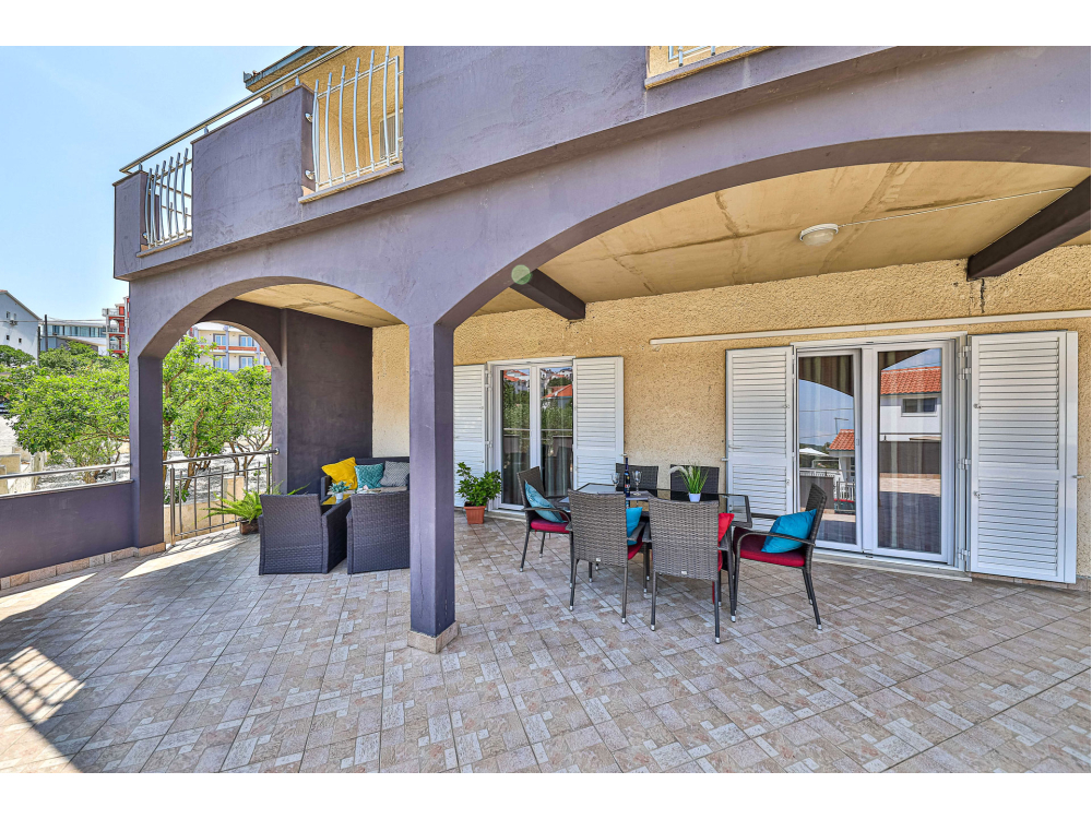 Karlo - Trogir Horvátország