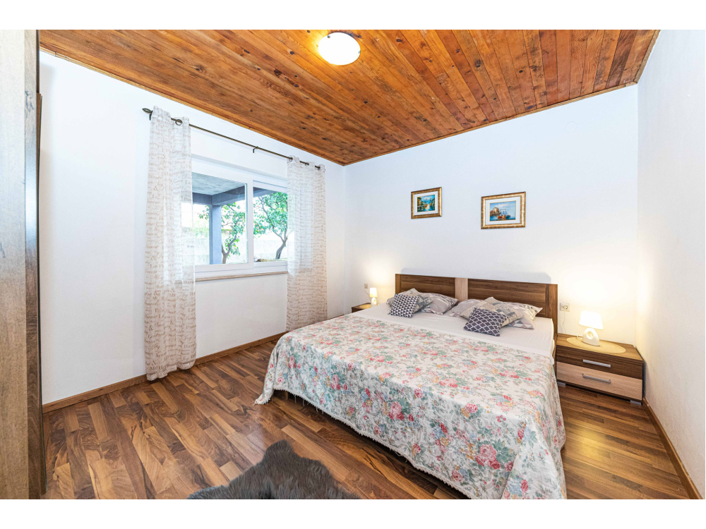 Karlo - Trogir Horvátország