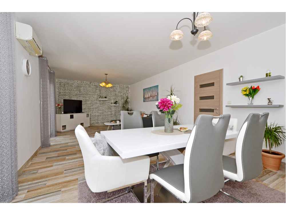 Karlo - Trogir Horvátország